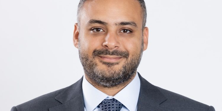 نجاحات كبيرة.. هيرميس تبرم صفقة استحواذ "بدجت السعودية" على شركة "عالم السيارات" بقيمة 121 مليون دولار 1 كريم مليكة الرئيس المشارك لقطاع الترويج وتغطية الاكتتاب فى إي اف چي هيرميس