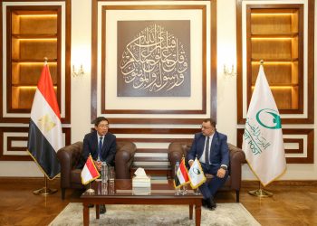 “رئيس البريد المصري”يستقبل سفير سنغافورة لدى القاهرة