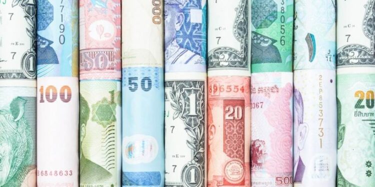 أسعار العملات اليوم الاثنين مقابل الجنيه المصري