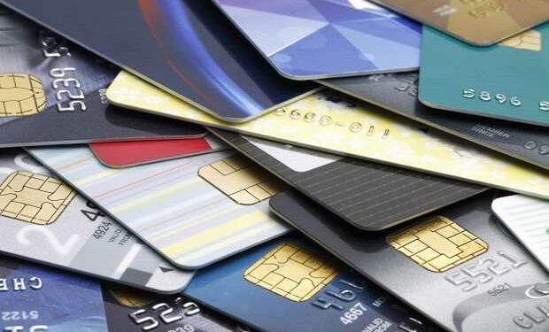 تقرير مصرفي يكشف تحديات البنوك في قطاع التجزئة المصرفية