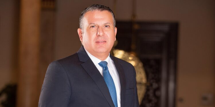 بنك مصر الأول بقائمة البنوك في مصر والشرق الأوسط وإفريقيا في ترتيب وتسويق القروض المشتركة وفقاً لمؤسسة بلومبرج العالمية 1 محمد خيرت رئيس قطاع ائتمان الشركات والقروض المشتركة ببنك مصر