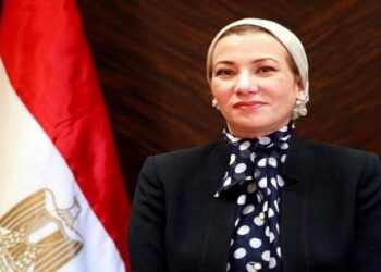 وزيرة البيئة