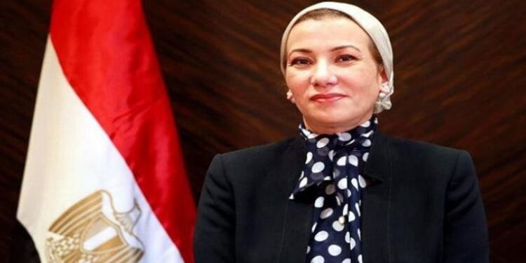 وزيرة البيئة