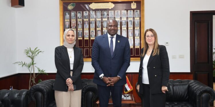 رئيس البريد المصري تستقبل المدير التنفيذي لبريد كوت ديفوار 1 رئيس البريد المصري تستقبل المدير التنفيذي لبريد كوت ديفوار