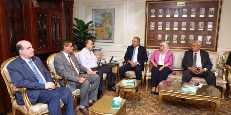 رئيس البنك الزراعي المصري يلتقي محافظ أسيوط لبحث تعزيز التعاون ودعم التنمية الزراعية بالمحافظة