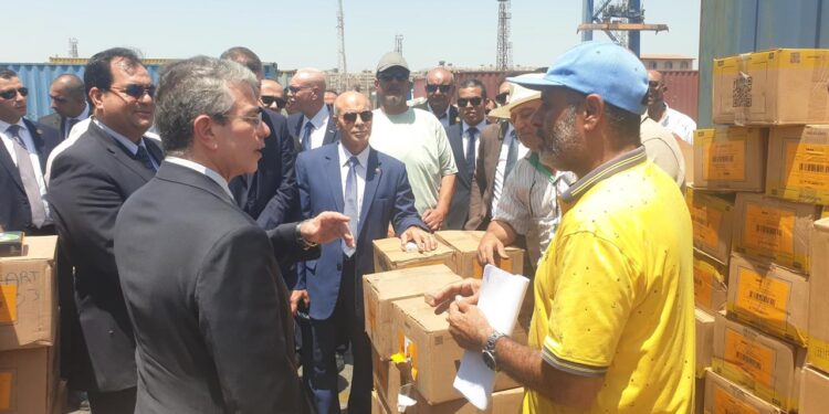 رئيس مصلحة الجمارك خلال جولة ميدانية بميناء بورسعيد: نُسرّع الإفراج الجمركي ونُحفز الاستثمار دعماً للتجارة والتنمية