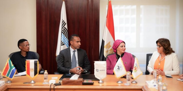 بنك قناة السويس يستقبل وفد اتحاد نقابات جنوب إفريقيا “ساسبو” لتعزيز التعاون المصرفي والنقابي المشترك