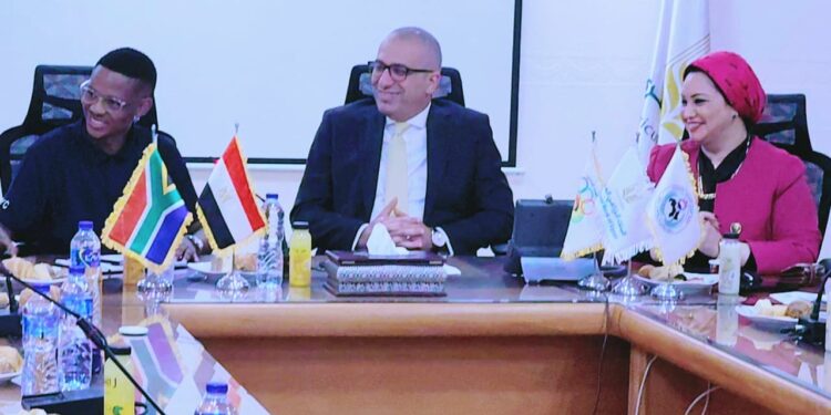 البنك الزراعي المصري يستقبل وفدًا من اتحاد نقابات جنوب إفريقيا لتعزيز سبل التعاون