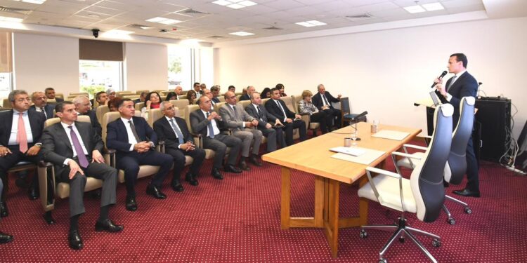 مصر تُصدّر تجربتها العمرانية للعالم.. مساعد وزير الإسكان يكشف رؤية شاملة أمام سفرائنا الجدد بالخارج