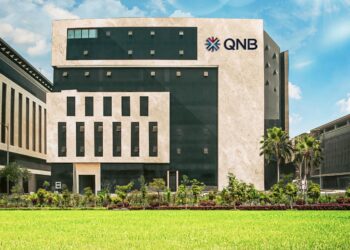 اعتباراً من الغد.. بنك QNB مصر يخفض رسوم تدبير العملة الأجنبية إلى 2% ويرفع حد الاستخدام الدولي لبطاقات الائتمان إلى 10 آلاف دولار شهريا