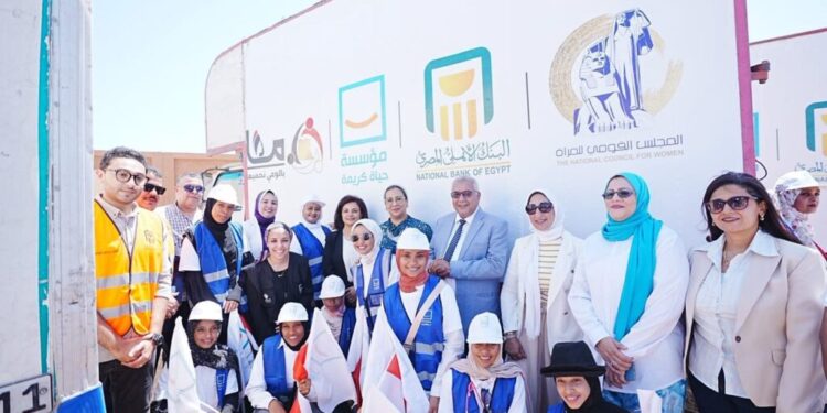 قافلة توعوية من البنك الاهلي في حلايب وشلاتين لتعزيز الوعي المجتمعي وتمكين المرأة