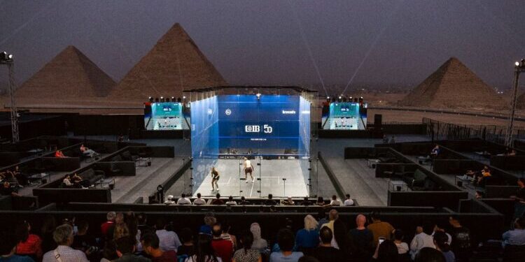 المصريون يسيطرون على ربع نهائي بطولة CIB المفتوحة للإسكواش 2025 وسط أجواء عالمية أمام الأهرامات