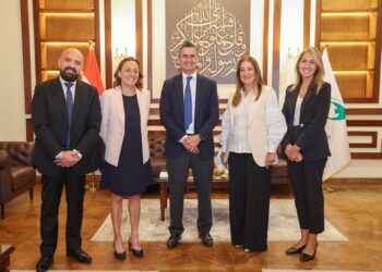 رئيس البريد المصري تلتقي الرئيس الإقليمي لشركة “Visa Inc” لمنطقة وسط وشرق أوروبا والشرق الأوسط وإفريقيا لبحث سبل التعاون