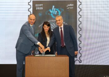 “البريد المصري” يصدر طابعاً تذكارياً احتفالًا باليوم العالمي للإحصاء